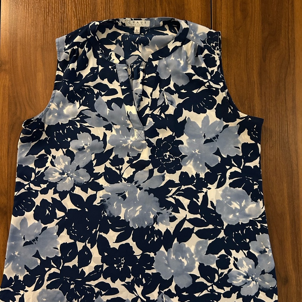 Chaus Women's Navy and White Floral Blouse